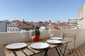 FLH Porto Spacious Apartment with Balcony